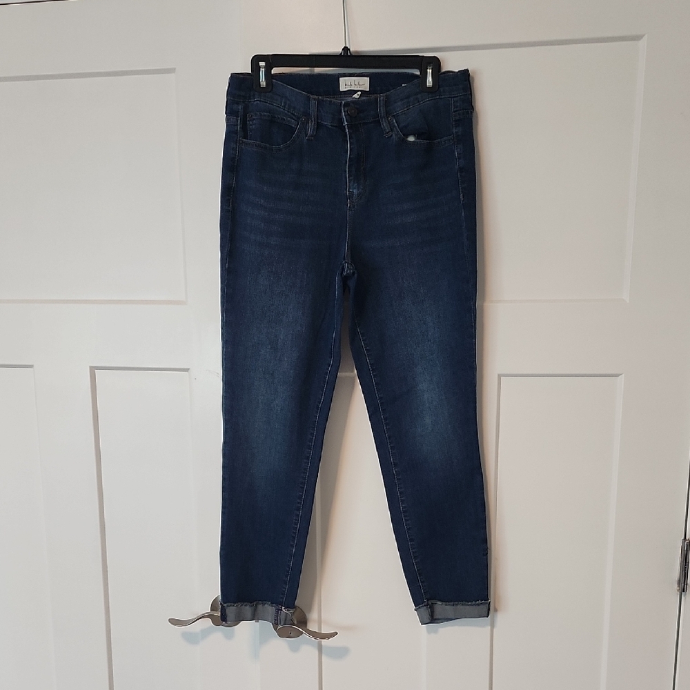 Blue Ankle Cropped Jeans with Distressed Hem